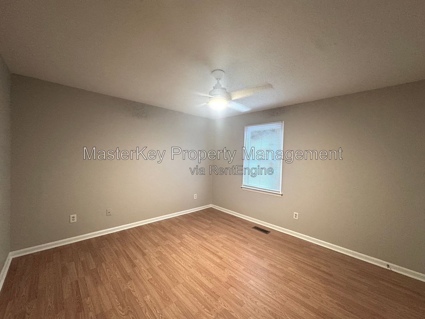 Cozy fenced Townhouse! property image