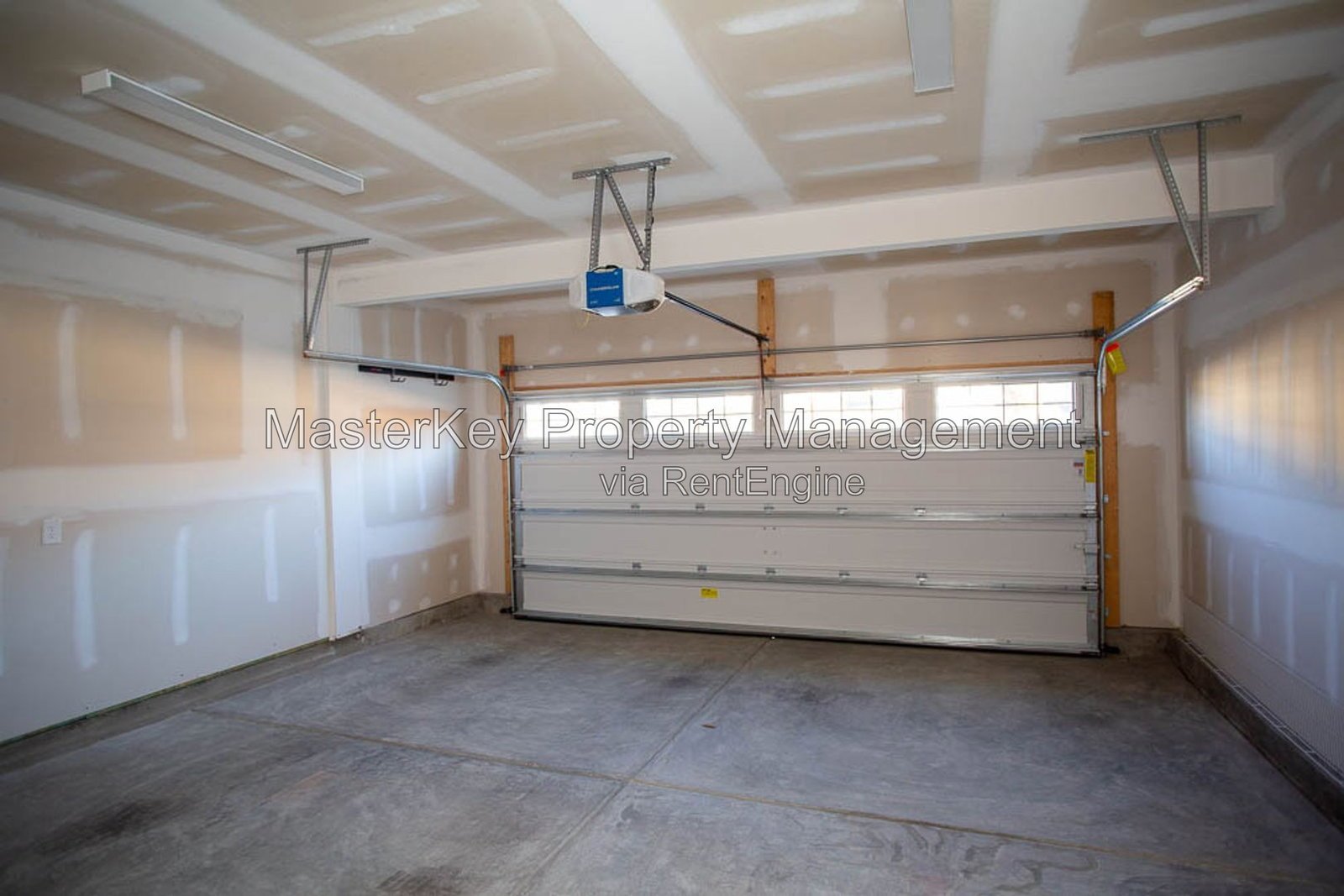Spacious 4-Bedroom, 2.5 Bathroom Single-Family in Apex, NC property image
