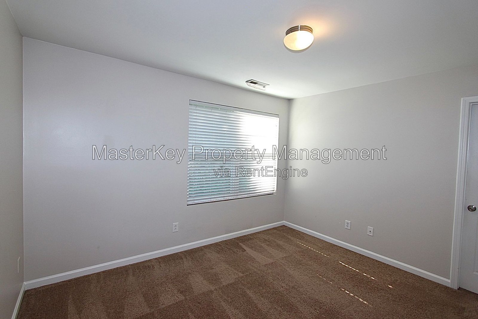 Spacious 3 Bedroom Townhouse Located In Knightdale NC!!! property image