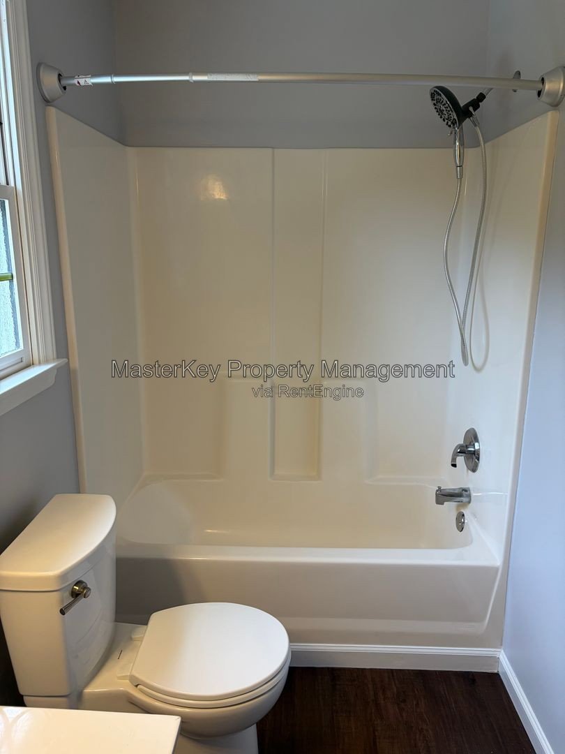 Spacious 4 Bedroom Single Family Located In Raleigh NC!!! property image