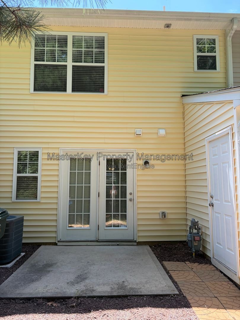 Spacious 3 Bedroom Townhome Located In Raleigh NC!!! property image