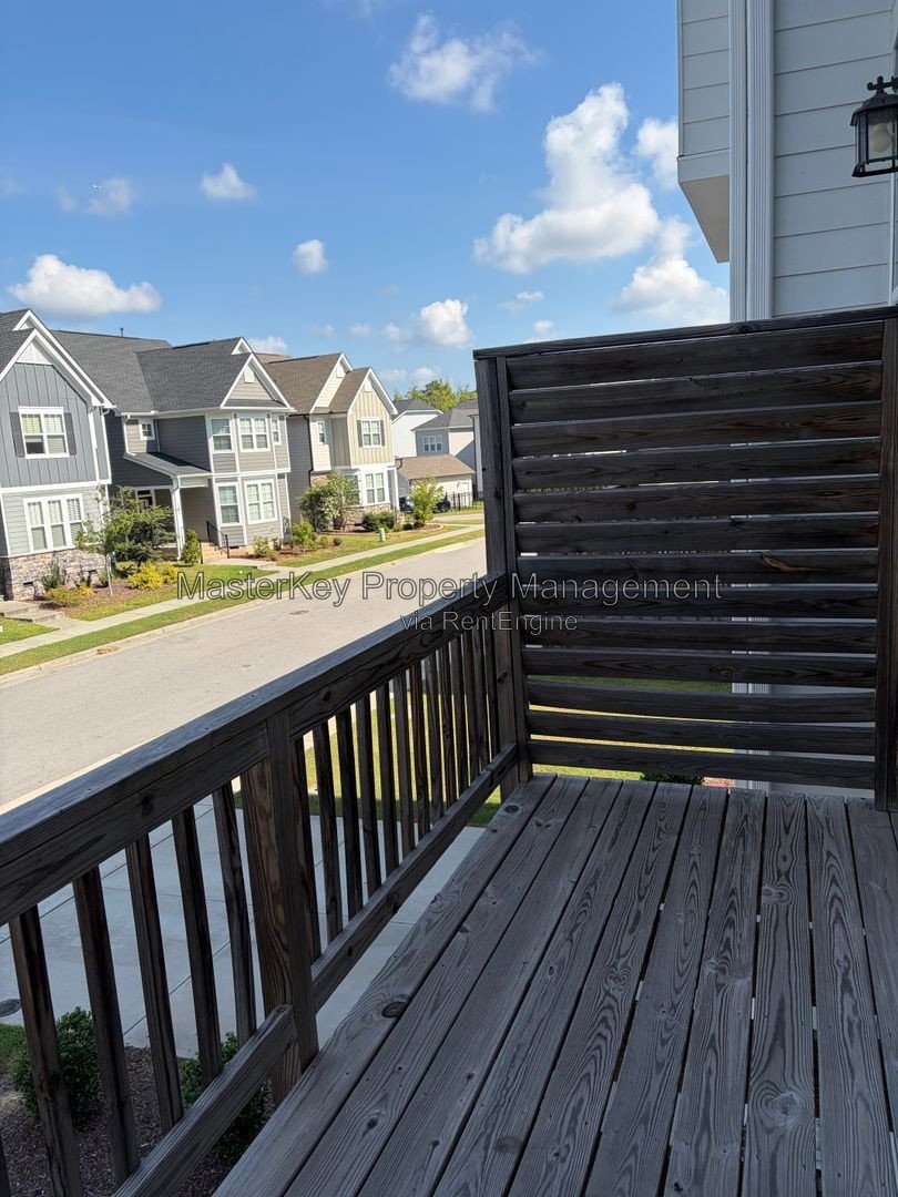 Spacious 4 Bedroom Townhome Located In Apex NC!!! property image
