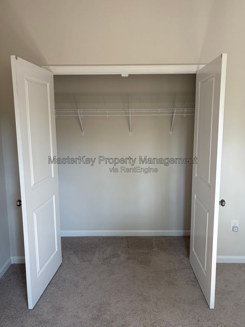 Spacious 4 Bedroom Townhome Located In Apex NC!!! property image