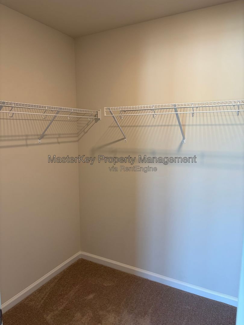 Spacious 4 Bedroom Townhome Located In Apex NC!!! property image