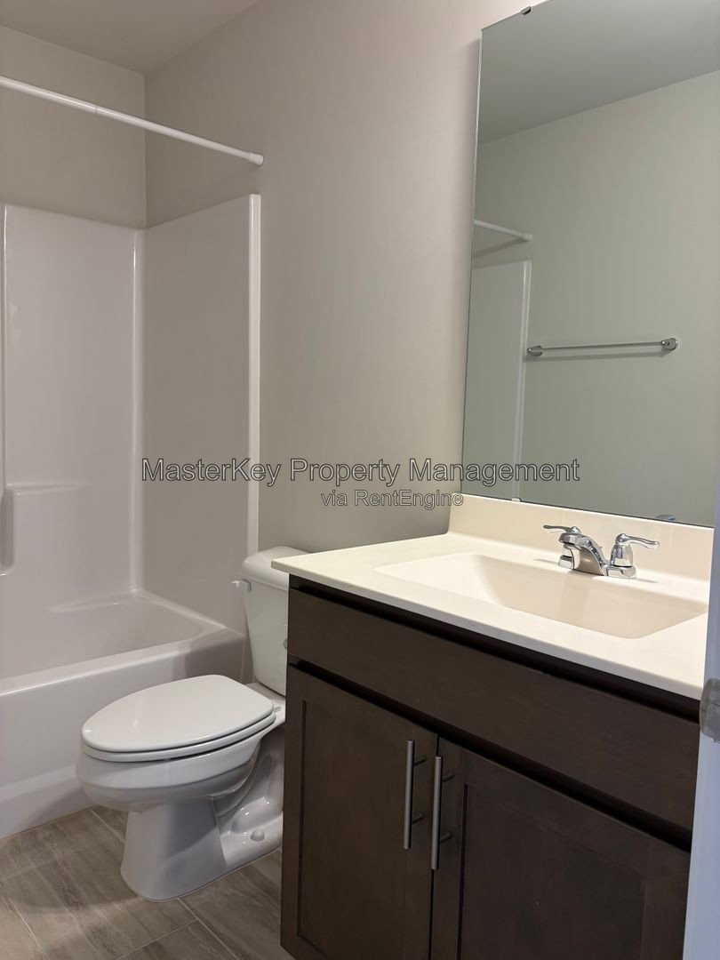 Spacious 4 Bedroom Townhome Located In Apex NC!!! property image