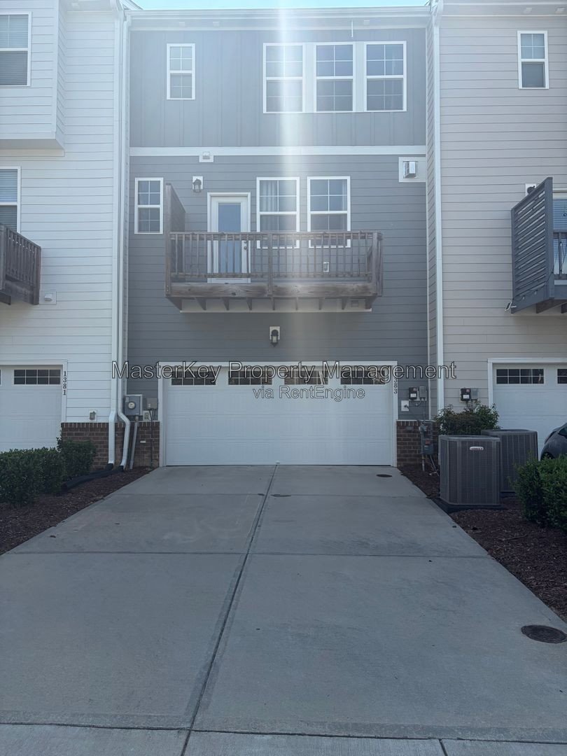 Spacious 4 Bedroom Townhome Located In Apex NC!!! property image