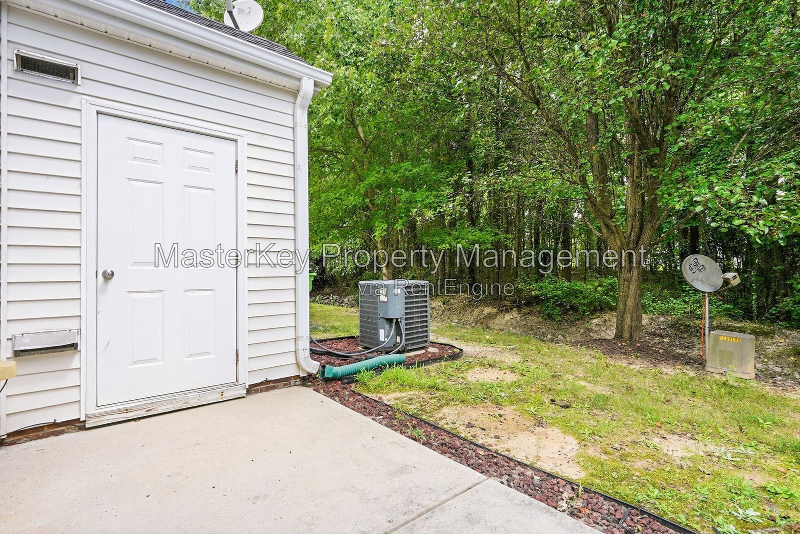 Spacious 3 Bedroom Townhouse Located In Knightdale NC!!! property image