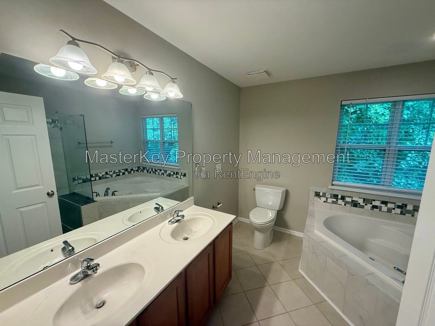Stunning 3-Bedroom, 3.5 Bathroom Townhome in Apex, NC property image