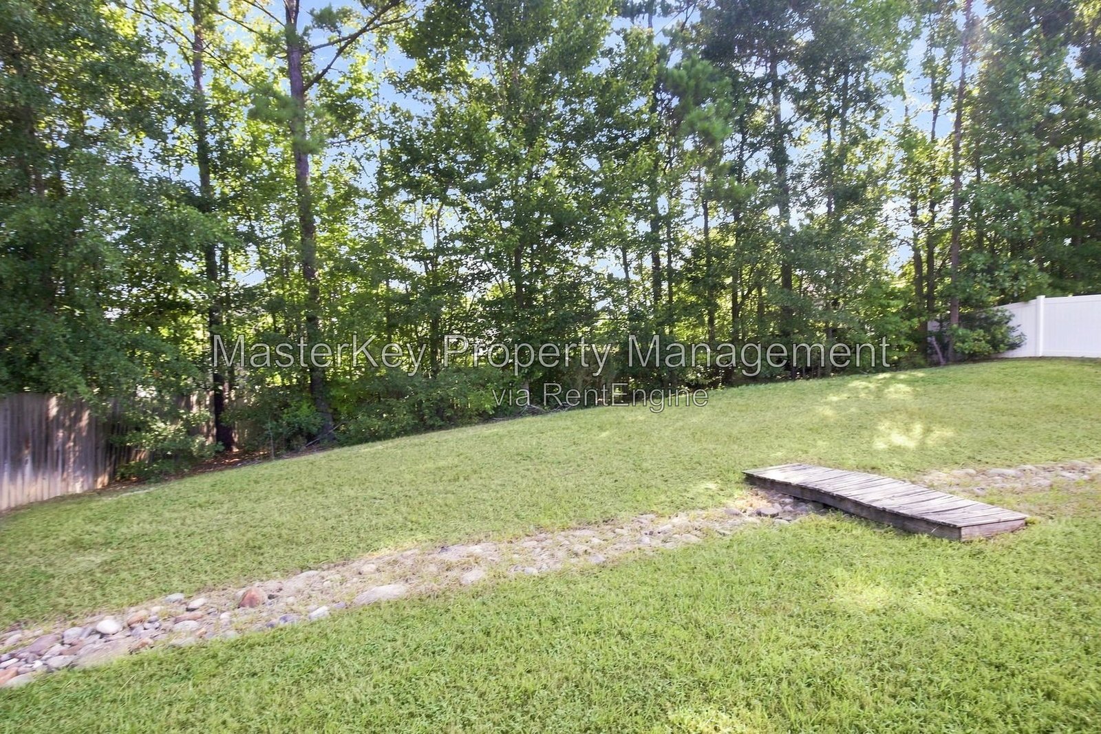 Spacious 4 Bedroom Single Family Located In Knightdale NC!!! property image
