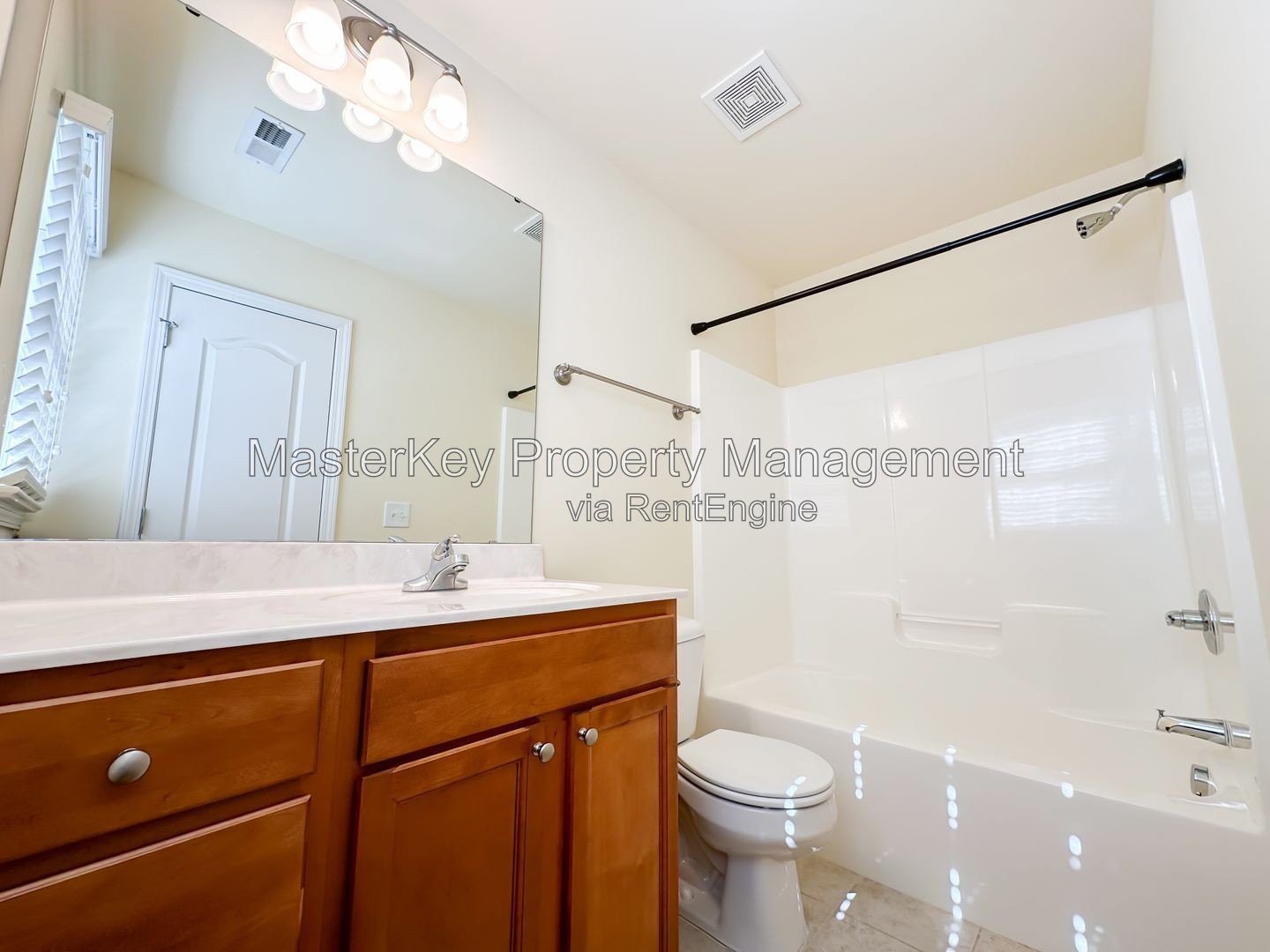 Charming 2-Bedroom, 2.5 Bathroom Townhome in Apex, NC property image