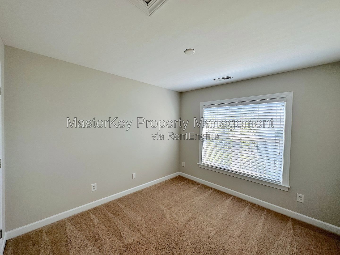 Spacious 4 Bedroom Townhome Located In Morrisville NC!!! property image