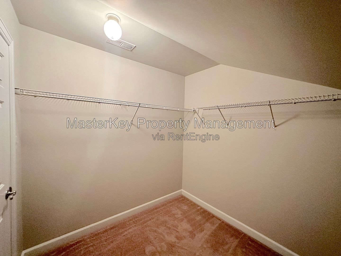 Spacious 4 Bedroom Townhome Located In Morrisville NC!!! property image