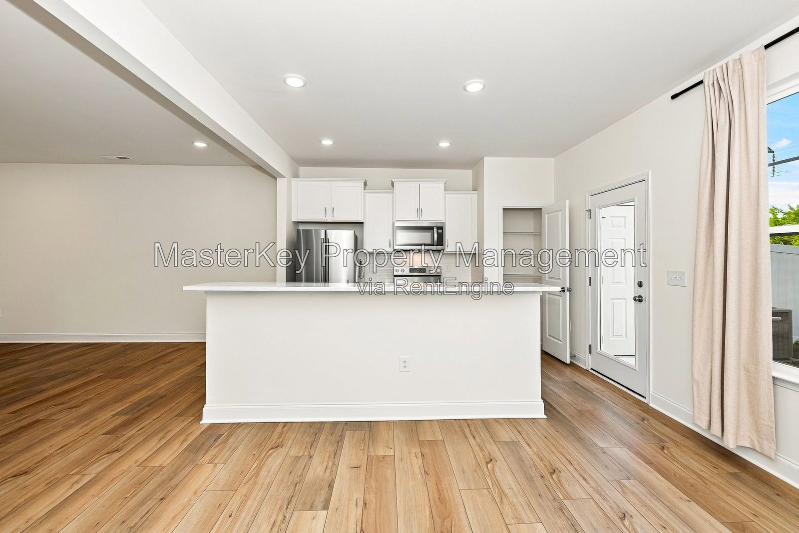 Spacious 3 Bedroom Townhome Located In Clayton NC!!! property image