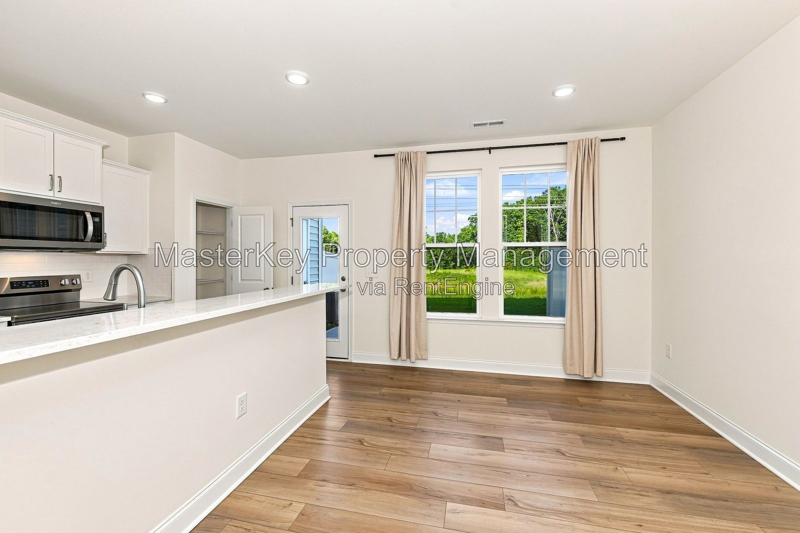 Spacious 3 Bedroom Townhome Located In Clayton NC!!! property image