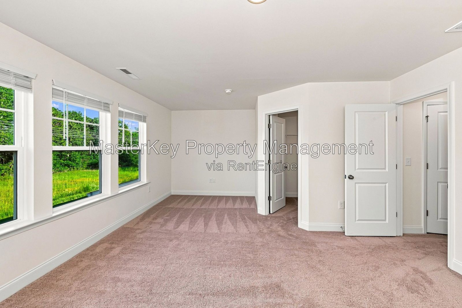 Spacious 3 Bedroom Townhome Located In Clayton NC!!! property image