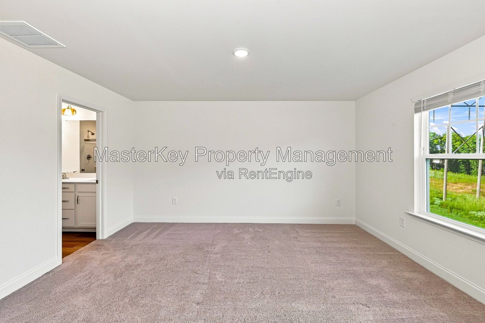 Spacious 3 Bedroom Townhome Located In Clayton NC!!! property image