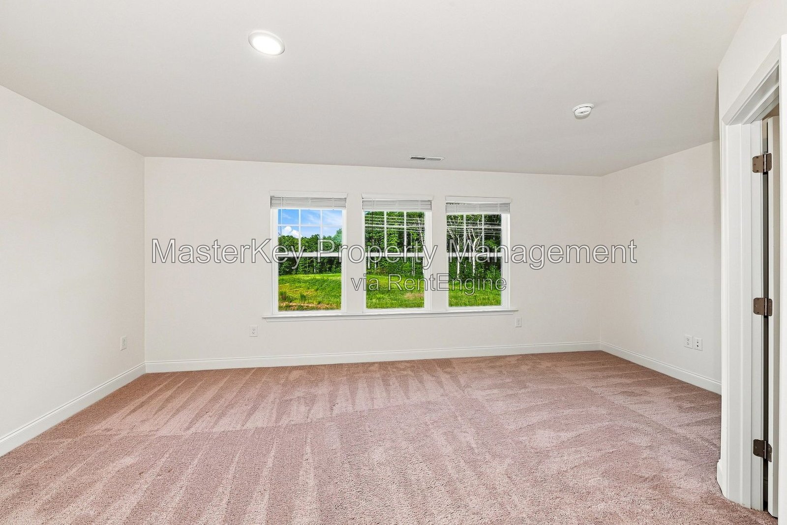 Spacious 3 Bedroom Townhome Located In Clayton NC!!! property image