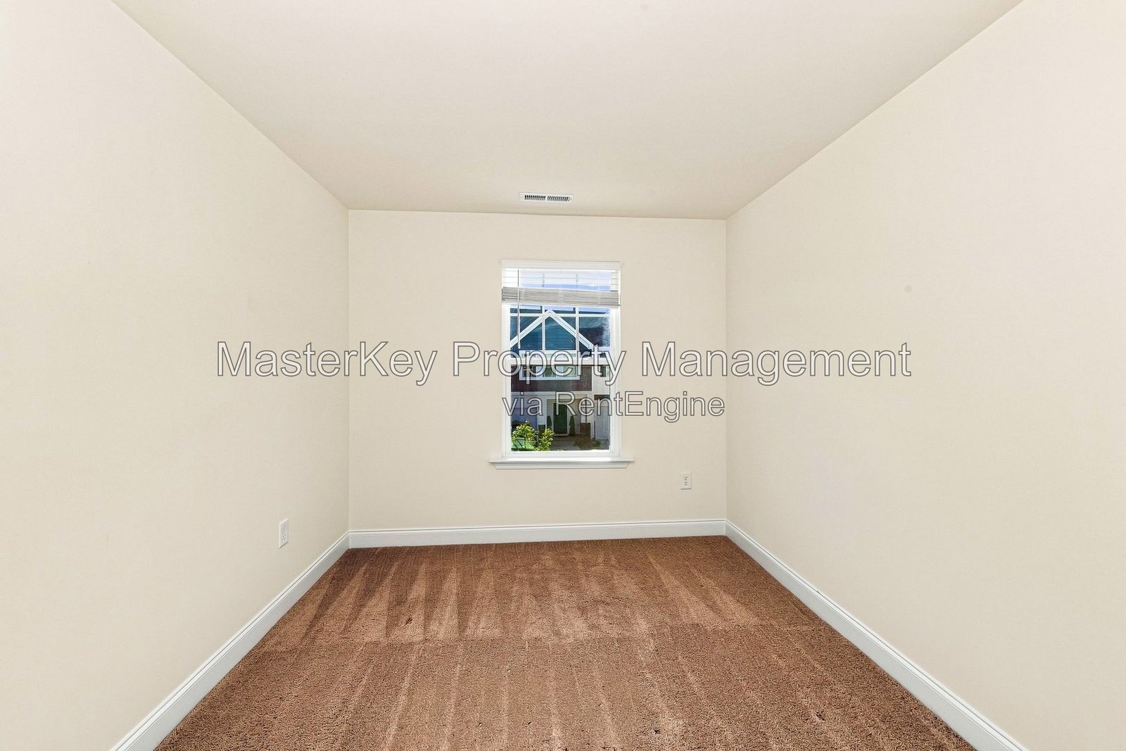 Spacious 3 Bedroom Townhome Located In Clayton NC!!! property image
