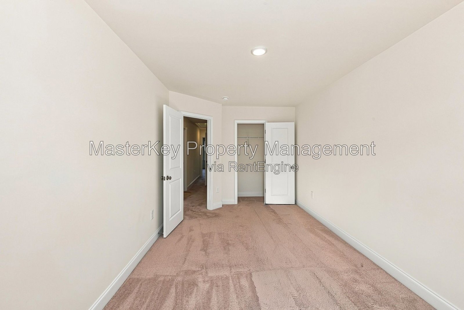 Spacious 3 Bedroom Townhome Located In Clayton NC!!! property image