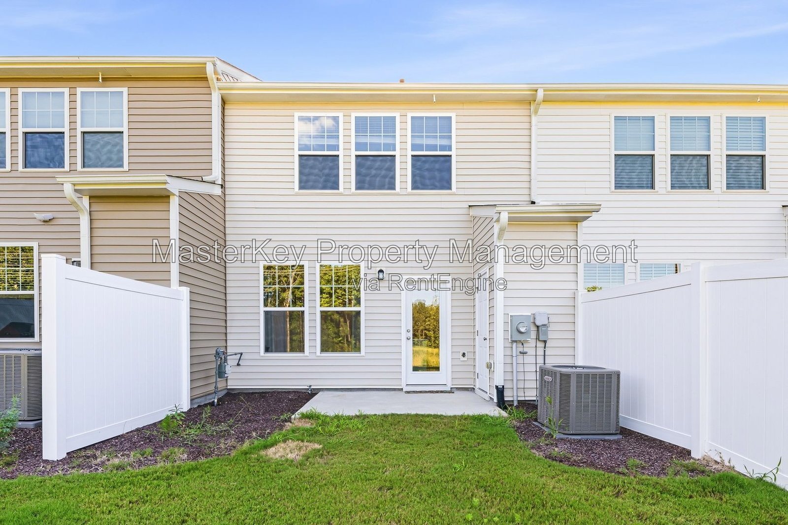 Spacious 3 Bedroom Townhome Located In Clayton NC!!! property image