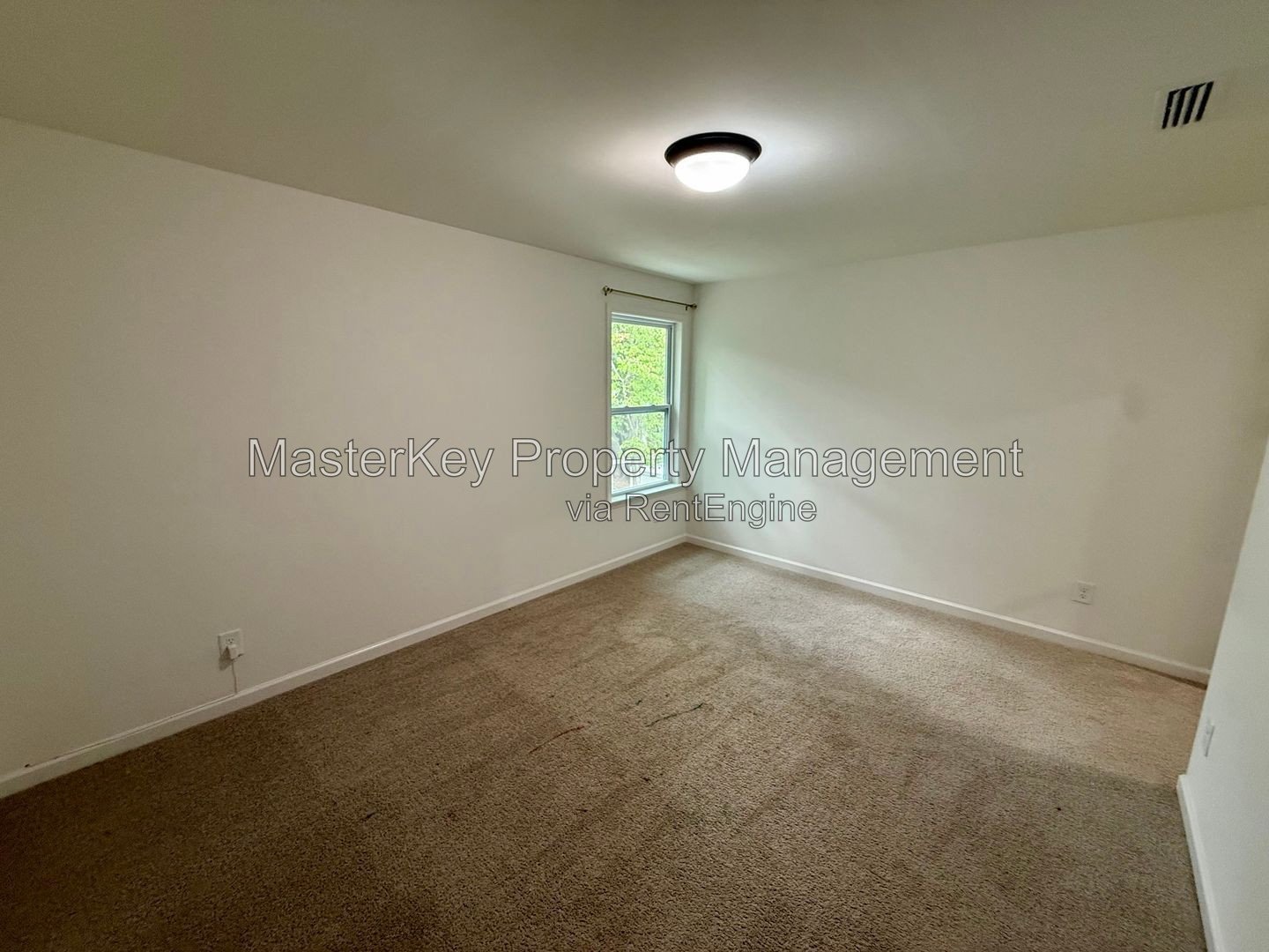 Spacious 4 Bedroom Single Family Located In Fuquay Varina NC!!! property image