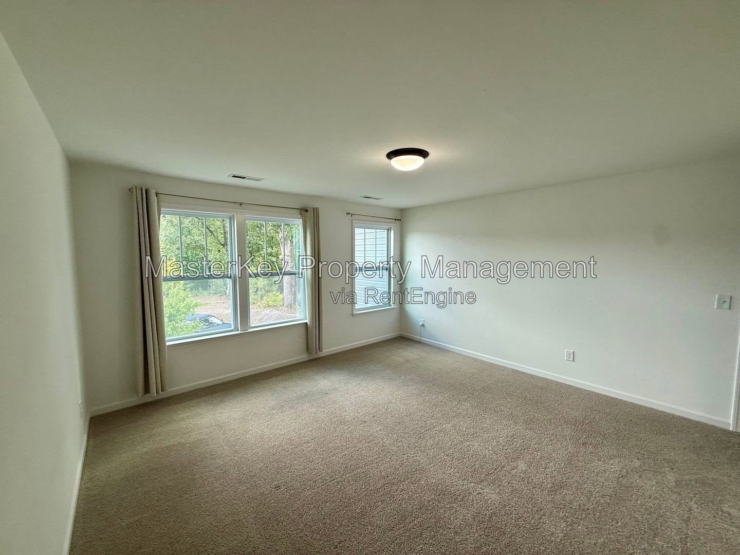 Spacious 4 Bedroom Single Family Located In Fuquay Varina NC!!! property image