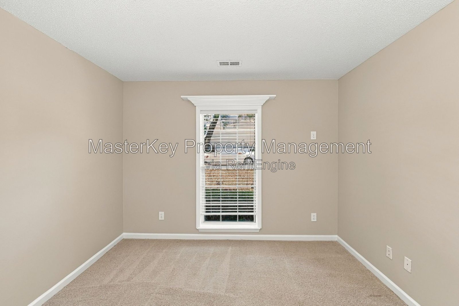 Charming 3-Bedroom, 2 Bathroom Single-Family in Holly Springs, NC property image