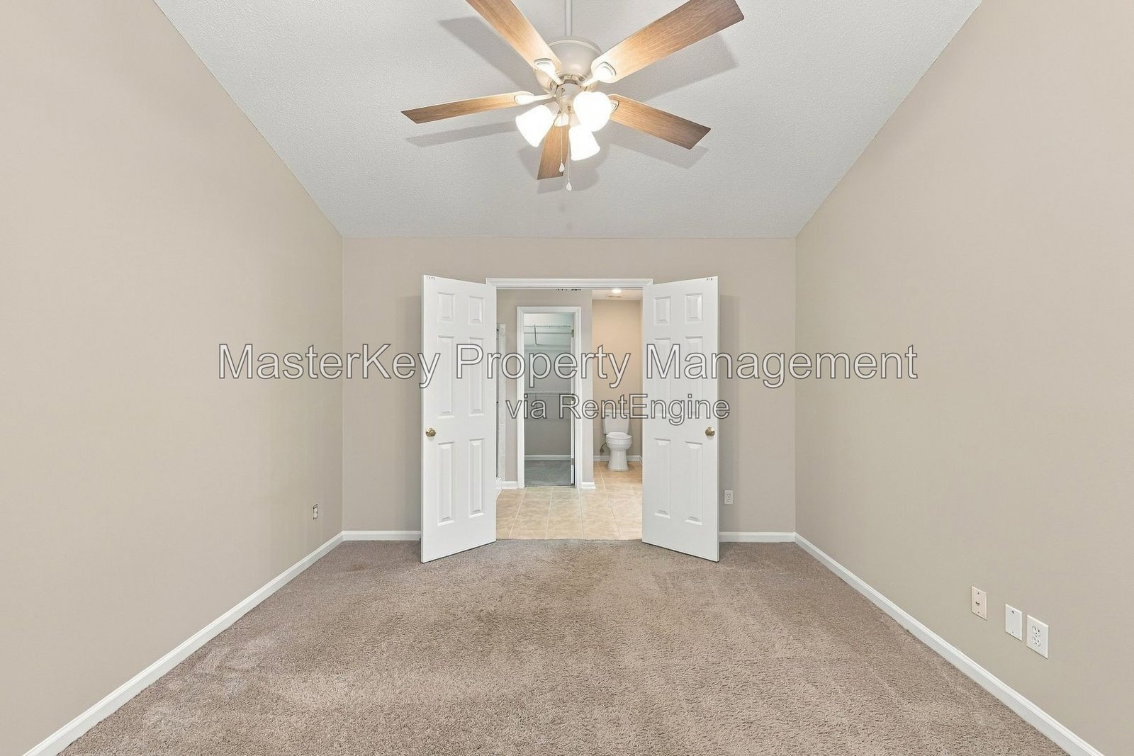 Charming 3-Bedroom, 2 Bathroom Single-Family in Holly Springs, NC property image