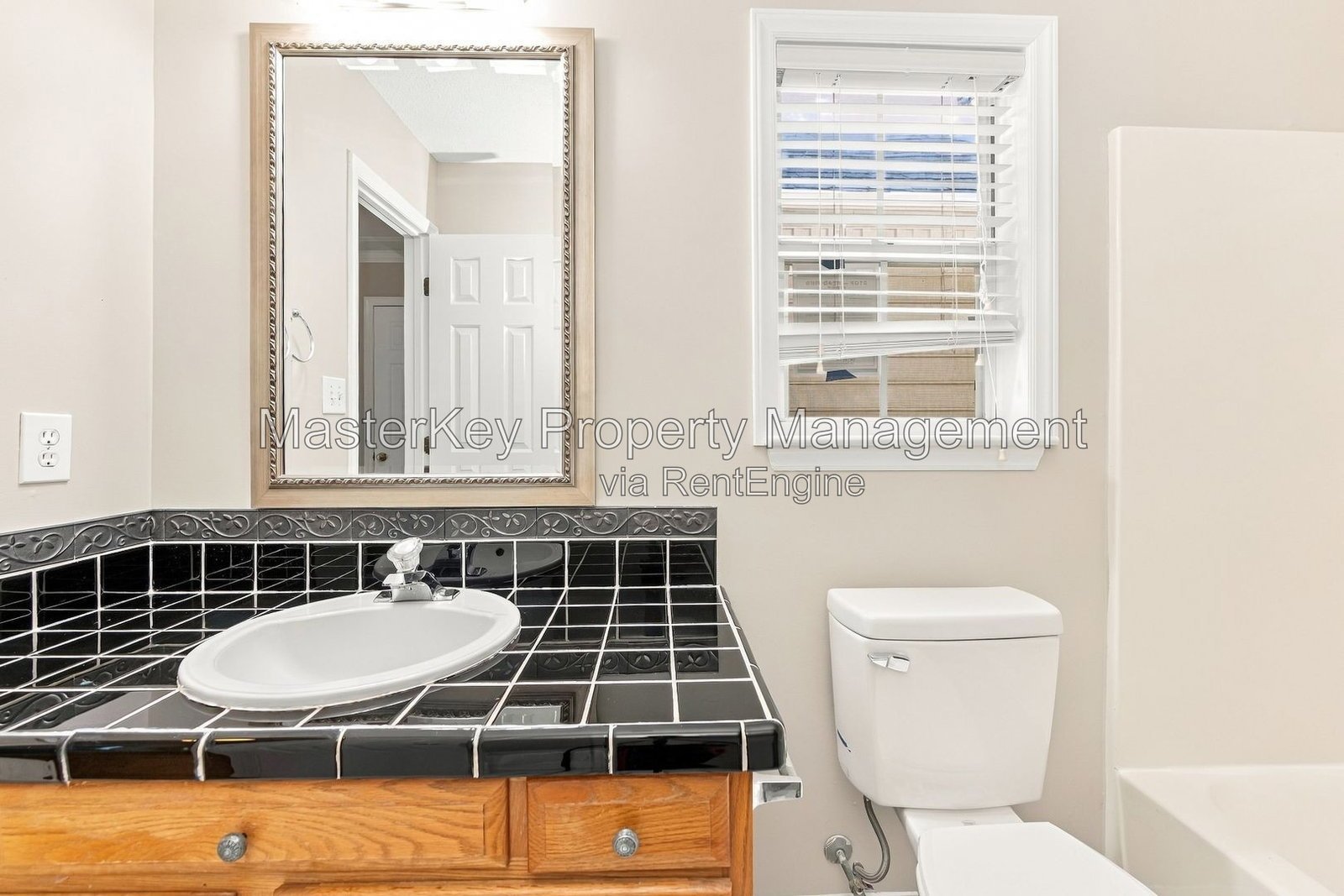 Charming 3-Bedroom, 2 Bathroom Single-Family in Holly Springs, NC property image