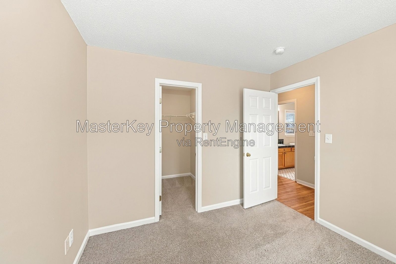 Charming 3-Bedroom, 2 Bathroom Single-Family in Holly Springs, NC property image