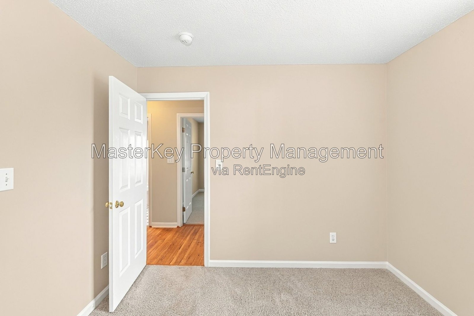 Charming 3-Bedroom, 2 Bathroom Single-Family in Holly Springs, NC property image
