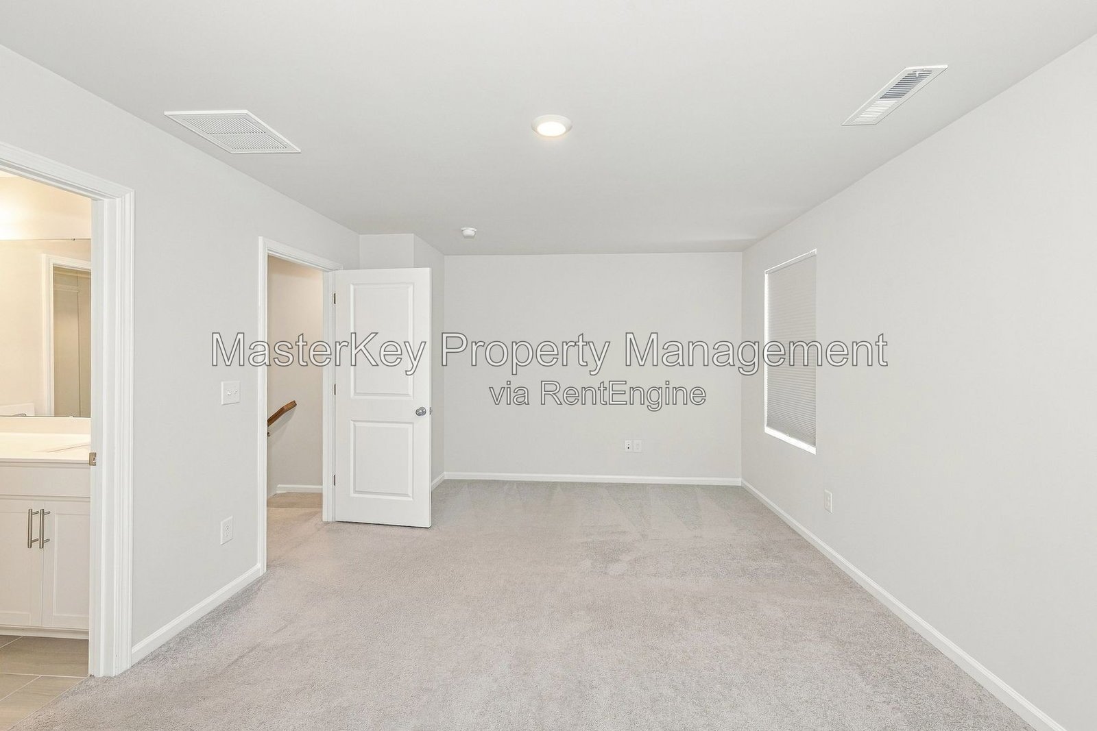 Spacious 3 Bedroom Townhome Located In Apex NC!!! property image