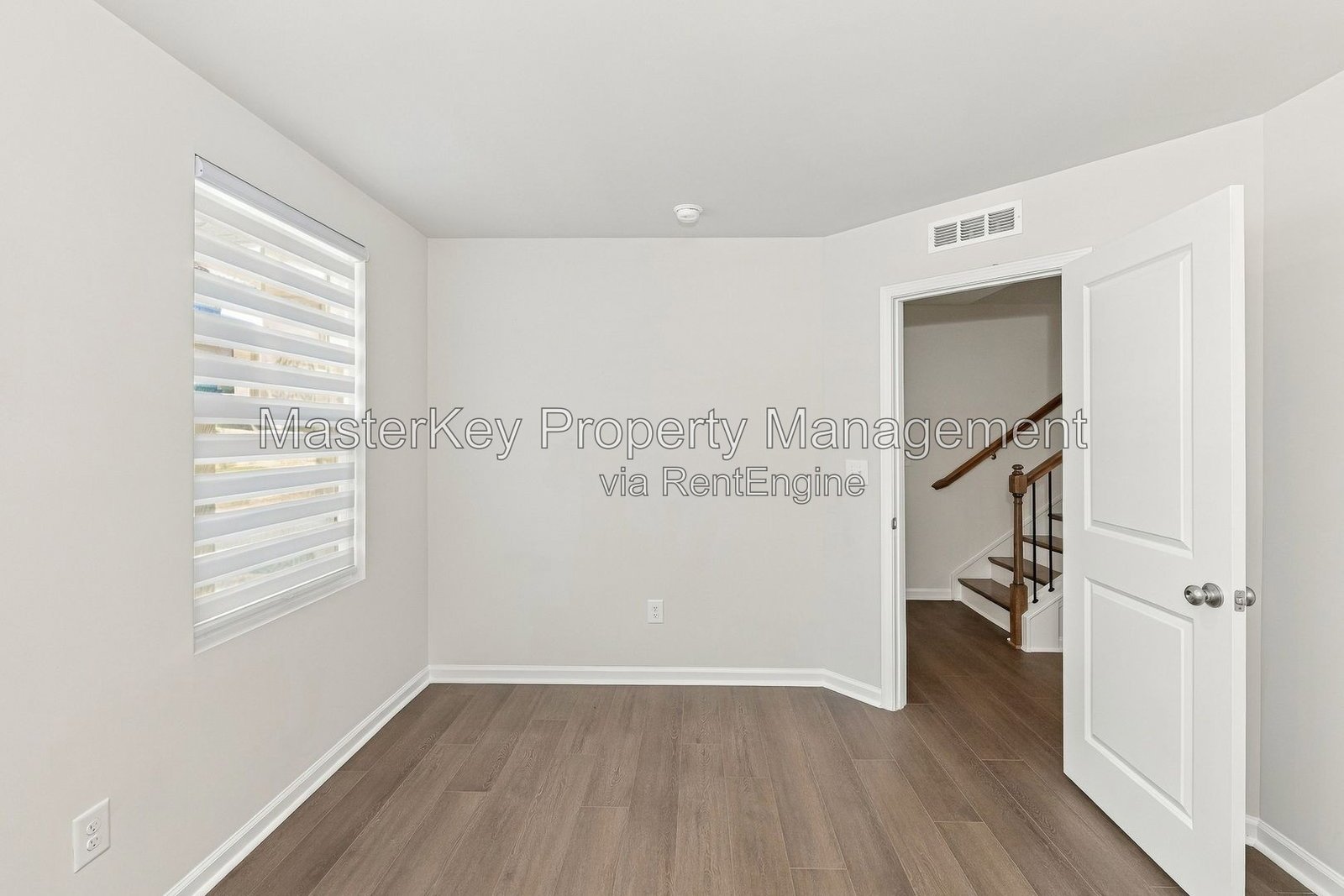 Spacious 3 Bedroom Townhome Located In Apex NC!!! property image