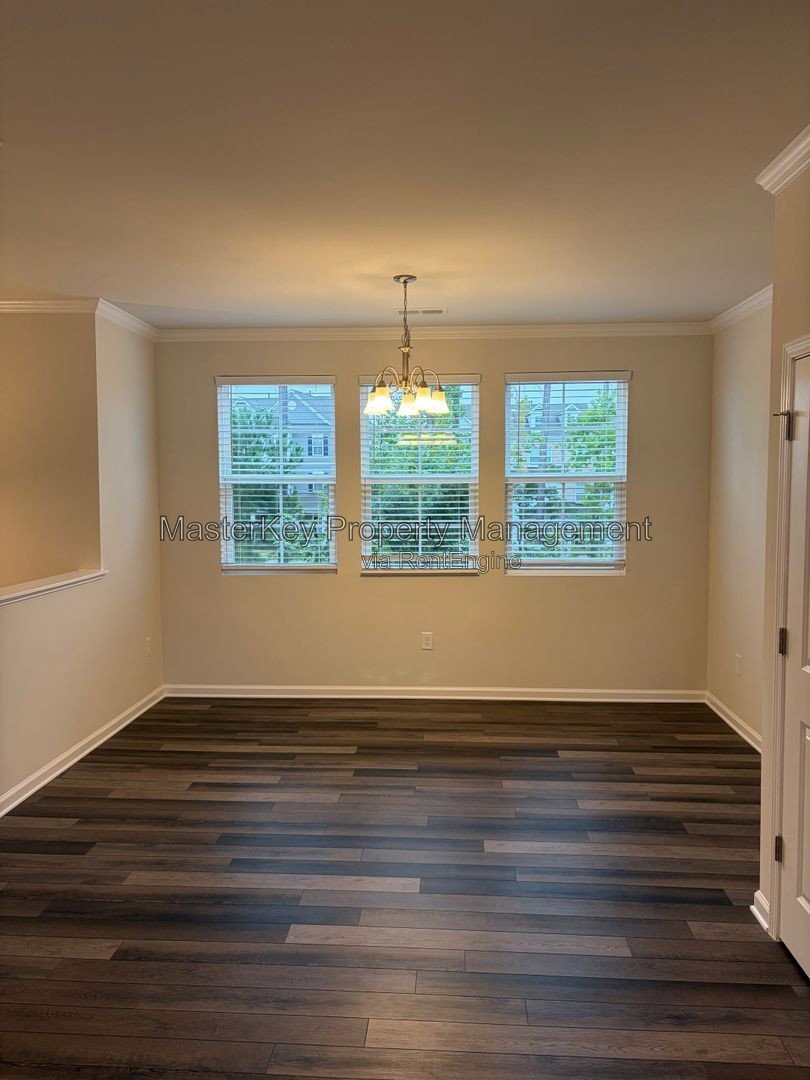 Spacious 4 Bedroom Townhome Located In Apex NC!!! property image