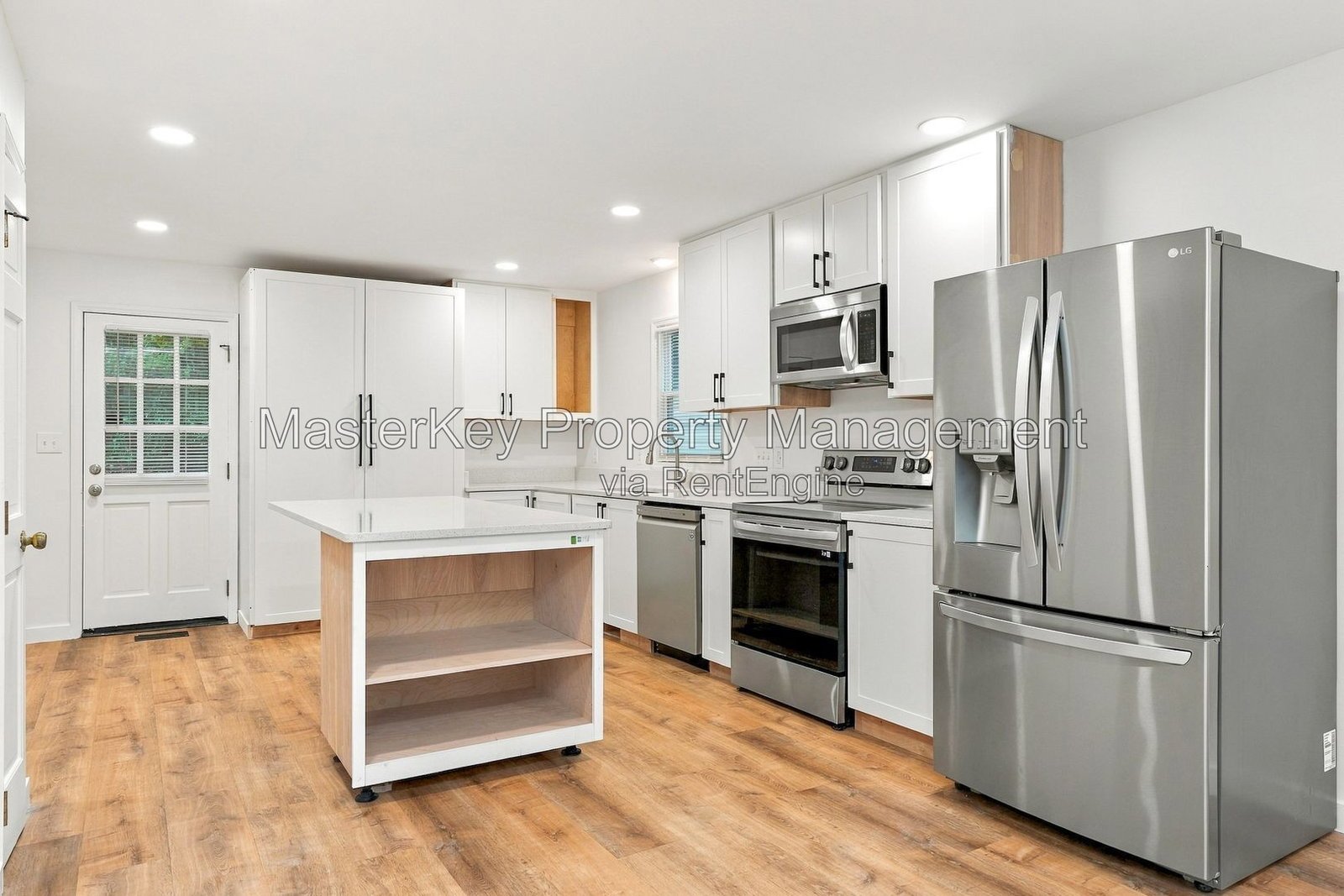 Charming 3-Bedroom, 2.5 Bathroom Single-Family in Raleigh, NC property image