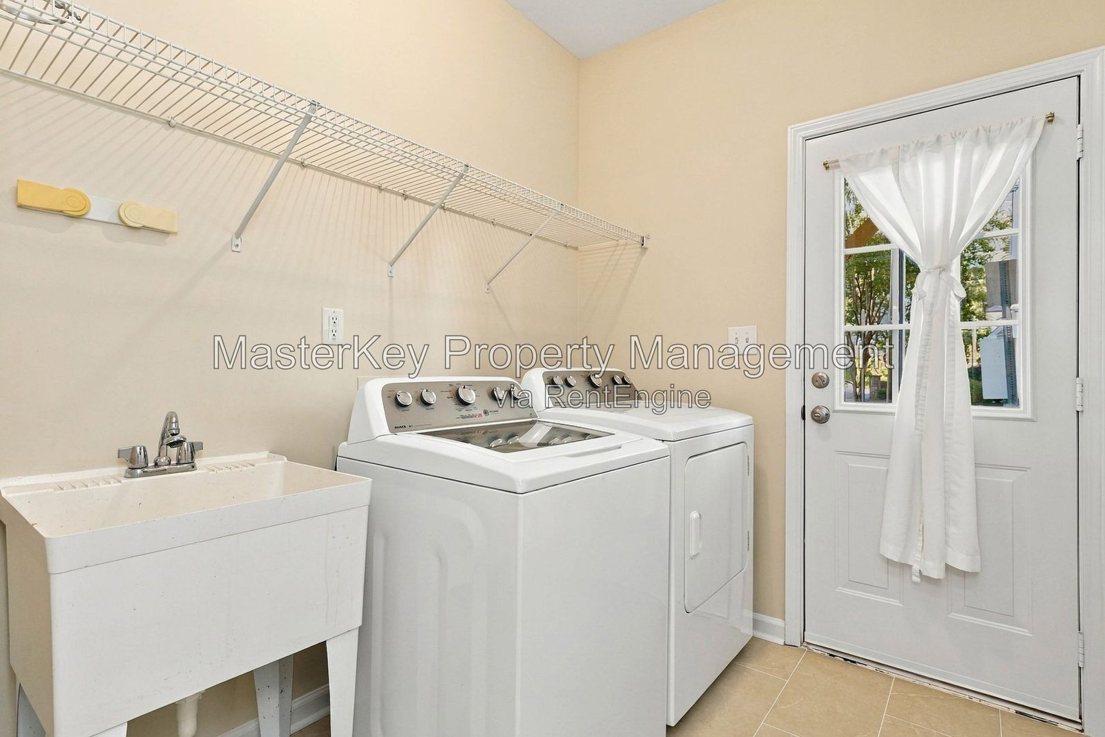 Charming 3-Bedroom, 3.5 Bathroom Townhome in Cary, NC property image