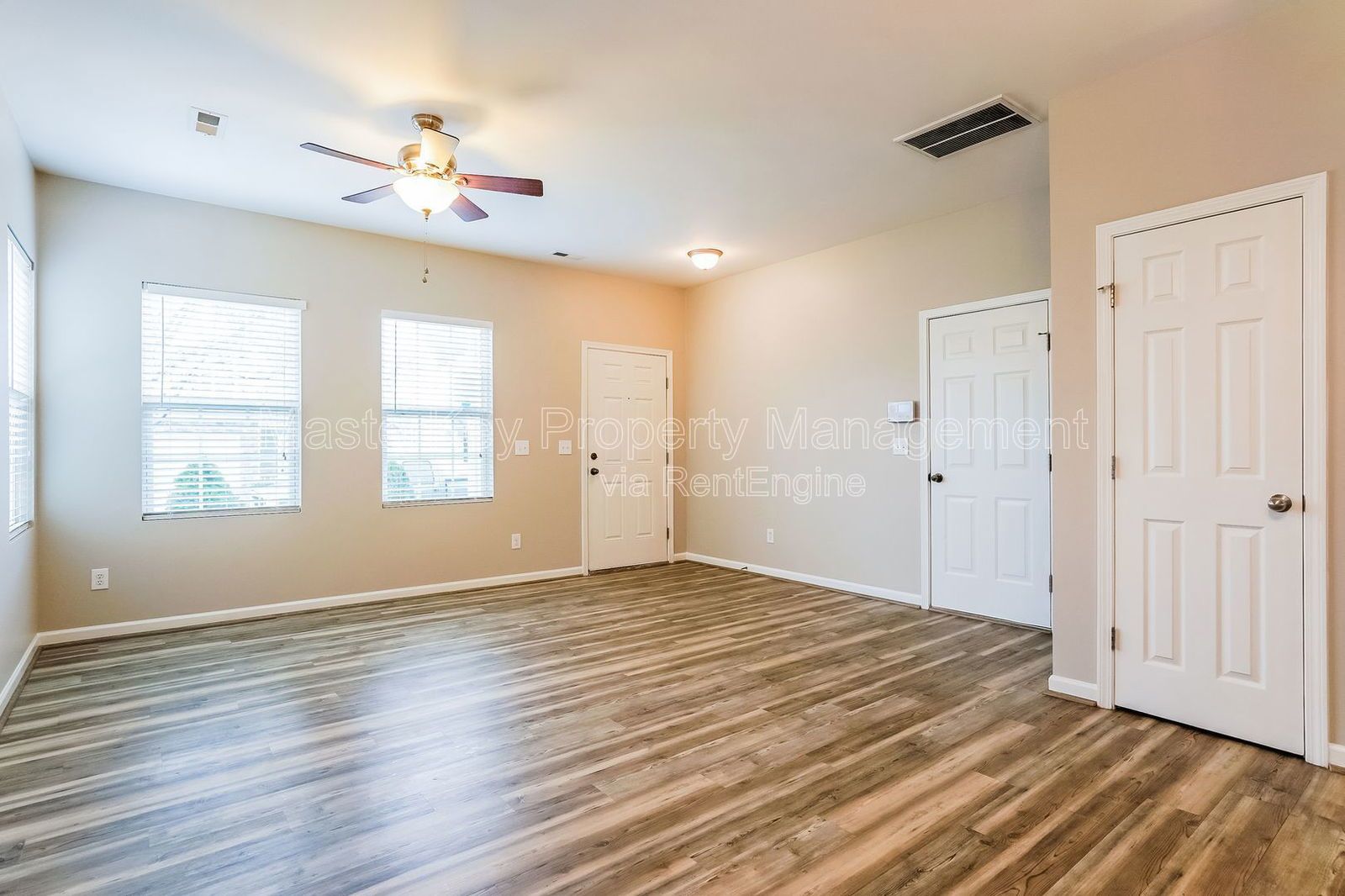 Charming 3-Bedroom, 2.5 Bathroom Single-Family in Raleigh, NC property image