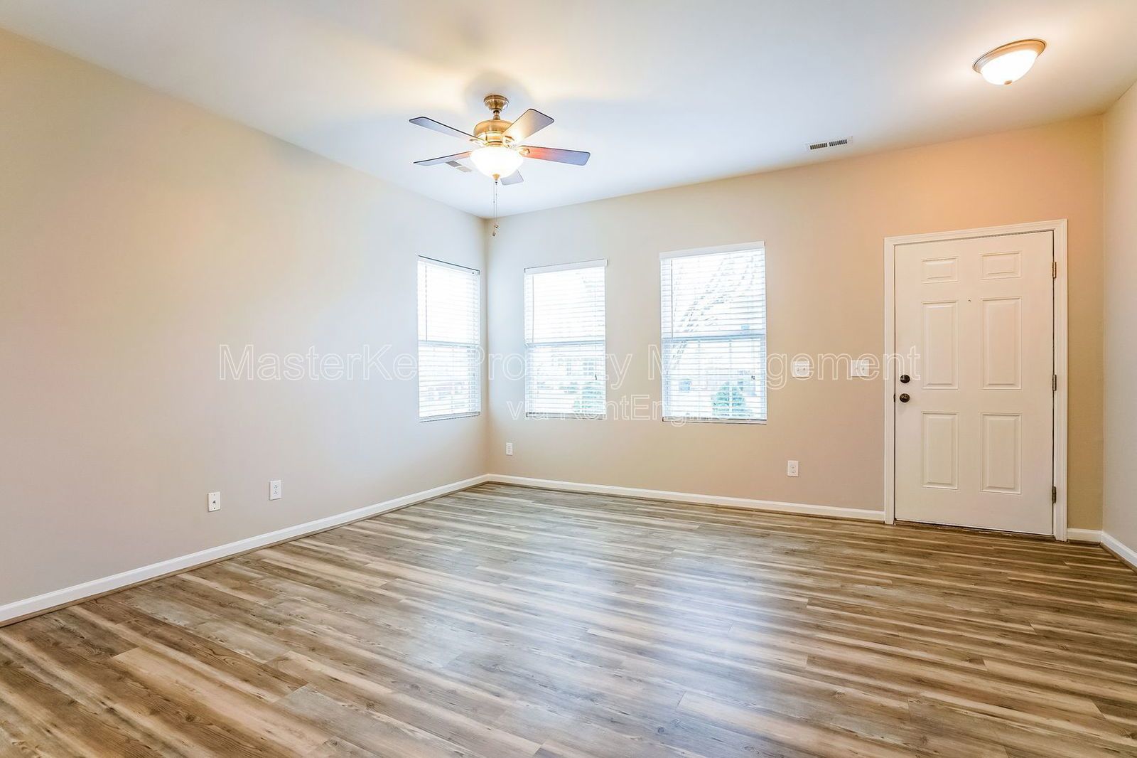 Charming 3-Bedroom, 2.5 Bathroom Single-Family in Raleigh, NC property image