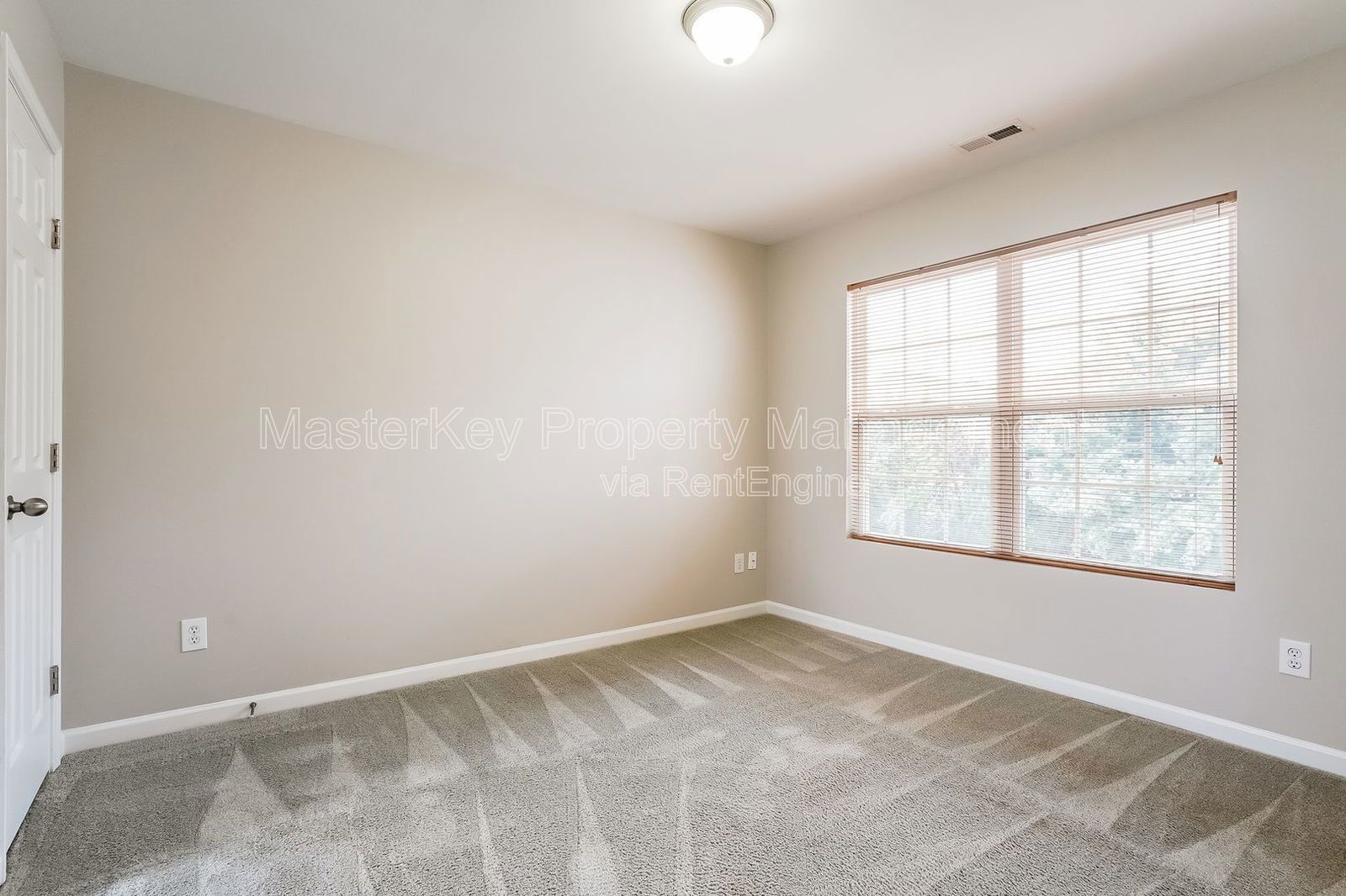 Charming 3-Bedroom, 2.5 Bathroom Single-Family in Raleigh, NC property image