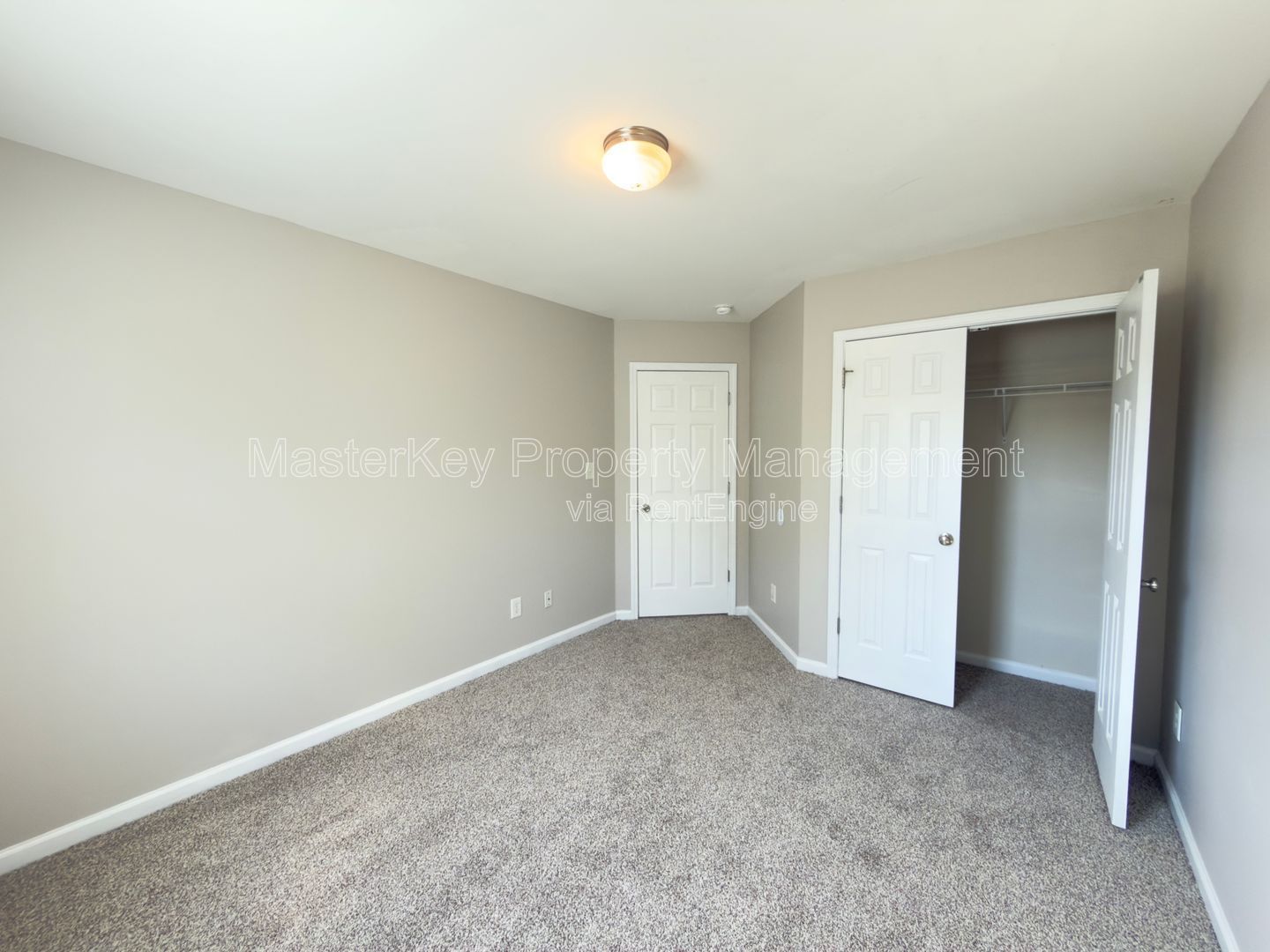 Scenic 4 Bedroom Home in Garner! Next to White Oak Shopping Center! property image