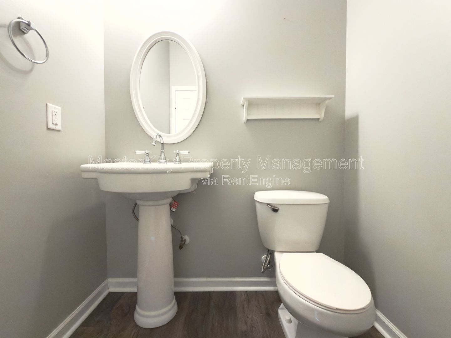 Scenic 4 Bedroom Home in Garner! Next to White Oak Shopping Center! property image