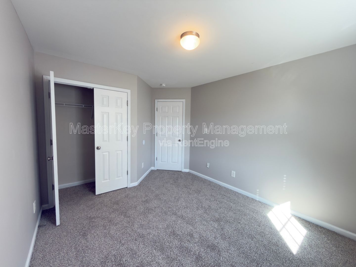 Scenic 4 Bedroom Home in Garner! Next to White Oak Shopping Center! property image