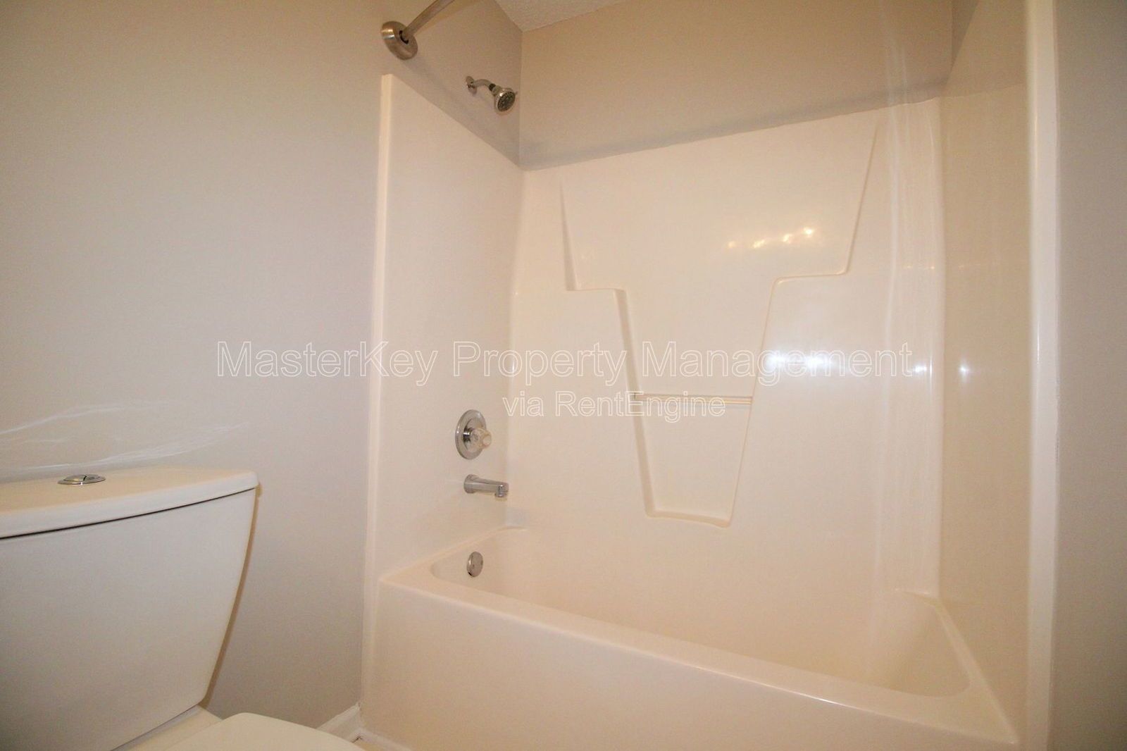 Beautiful 3 Bedroom Ranch Style Home in Holly Springs! property image