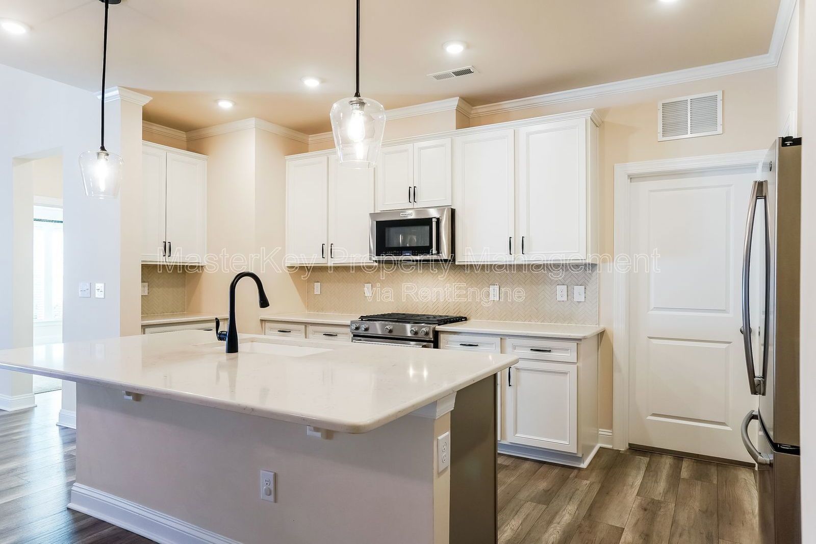 Luxury 4 Bedroom Townhome in Cary! property image