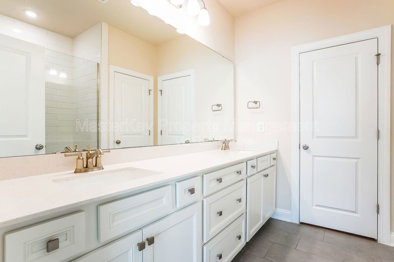 Luxury 4 Bedroom Townhome in Cary! property image