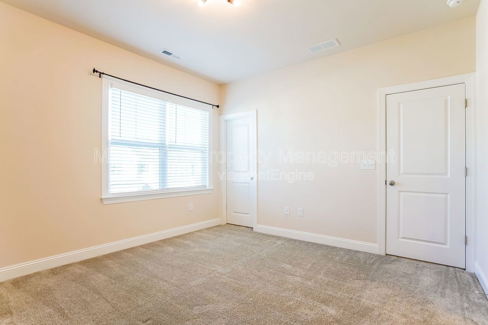 Luxury 4 Bedroom Townhome in Cary! property image