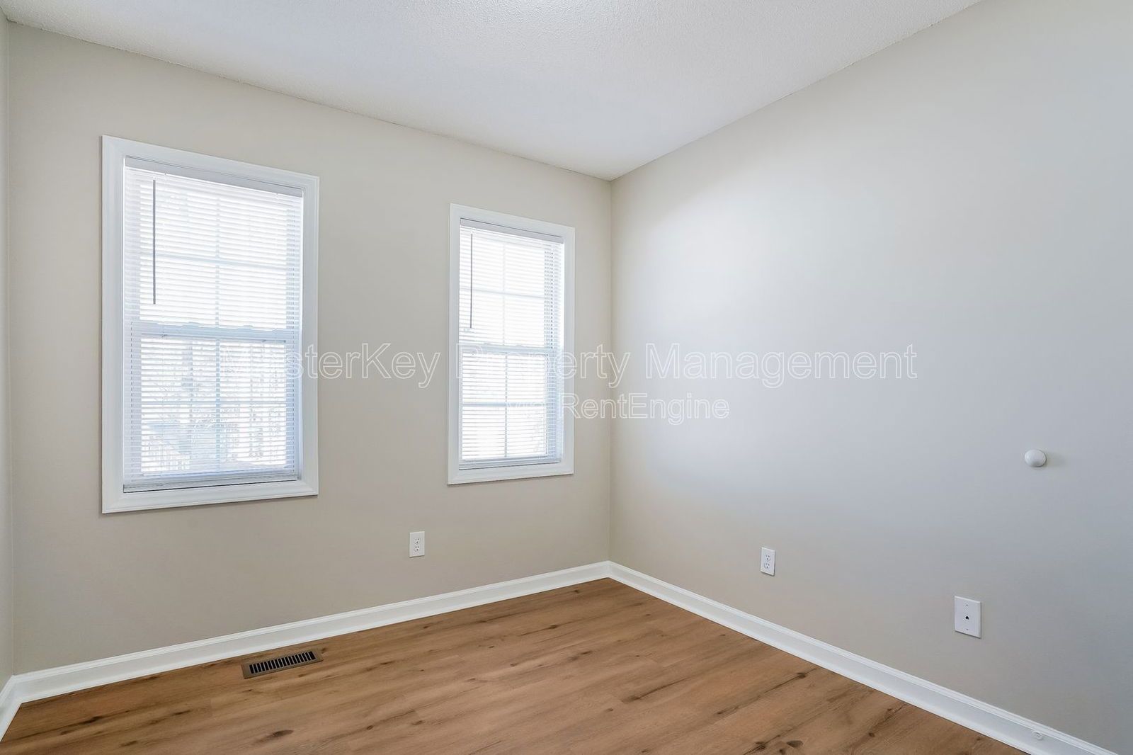 Cozy 3 Bedroom Ranch Style Home Close to US64 and 540! property image