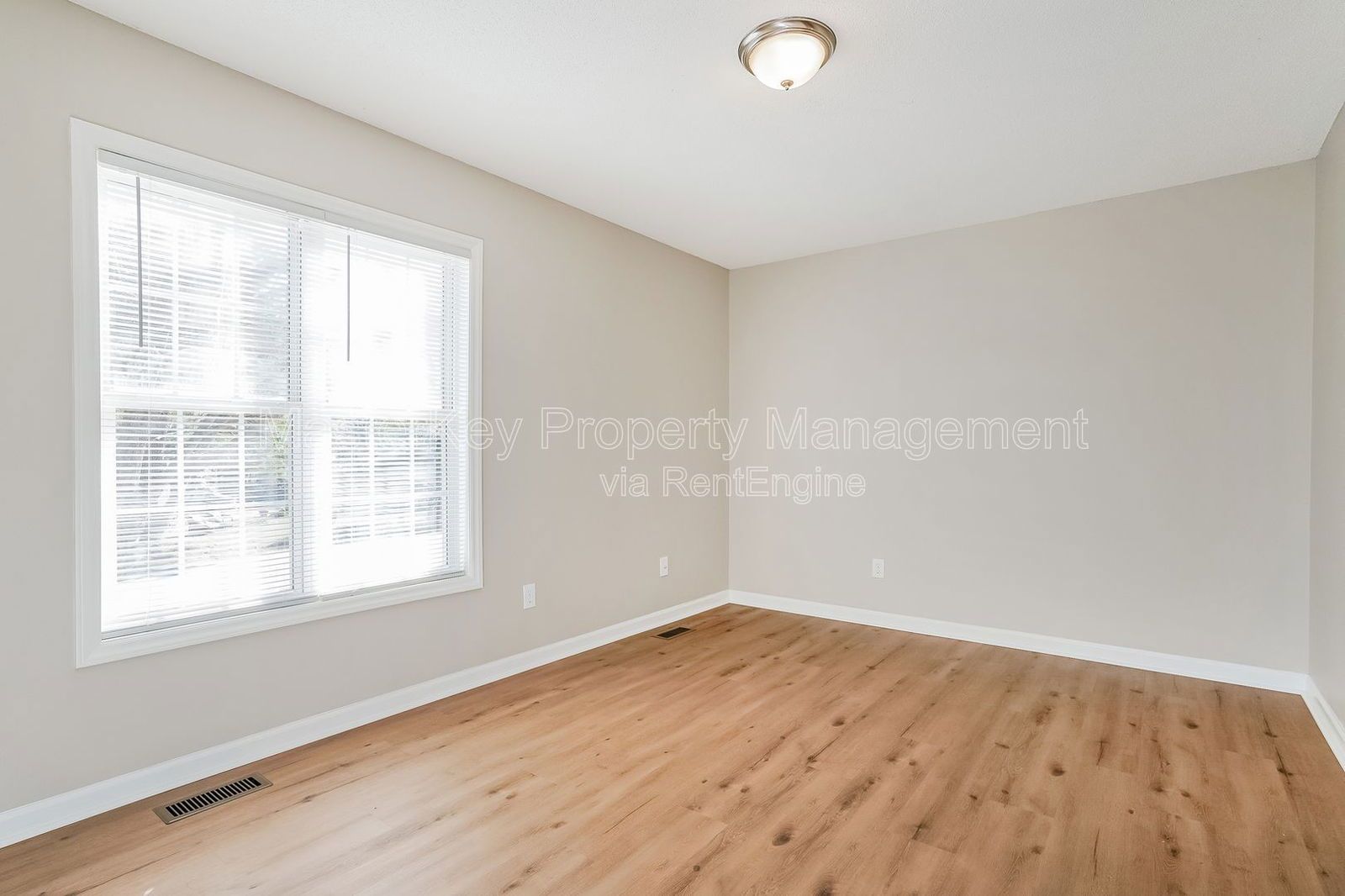 Cozy 3 Bedroom Ranch Style Home Close to US64 and 540! property image