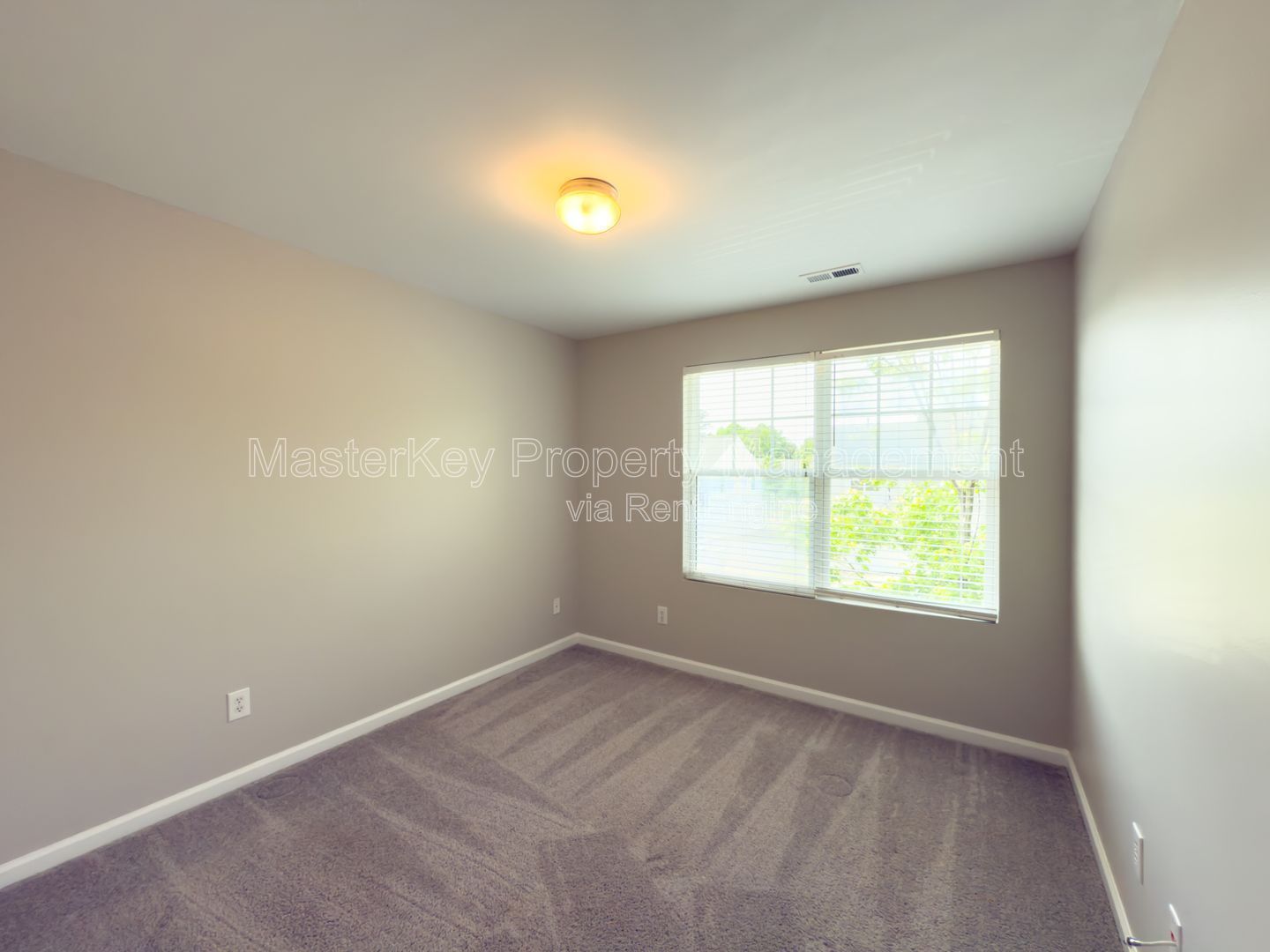 COMING SOON! Well Maintained 2 Story Townhome! property image