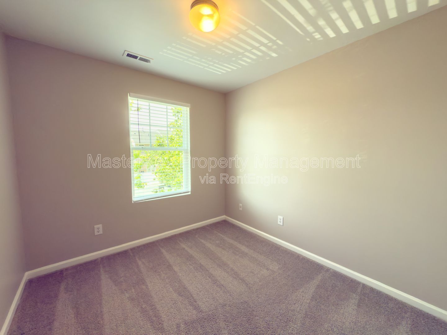 COMING SOON! Well Maintained 2 Story Townhome! property image